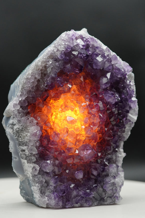 Amethyst on sale stone lamp