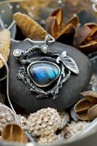 Labradorite Crystal Gemstone with Natural Pearls 925K Sterling Silver pendant 