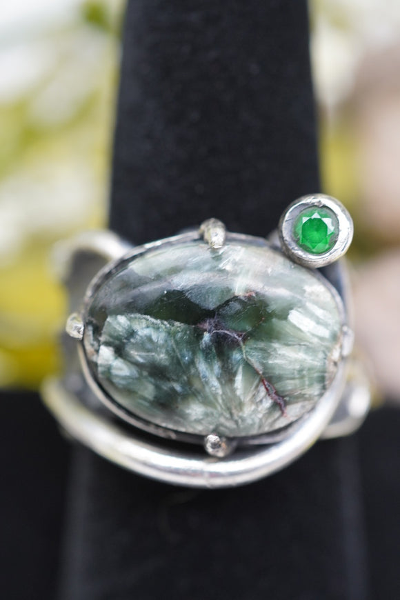Gorgeous custom made 925K Sterling Silver with Seraphinite and Emerald Gemstones Ring 